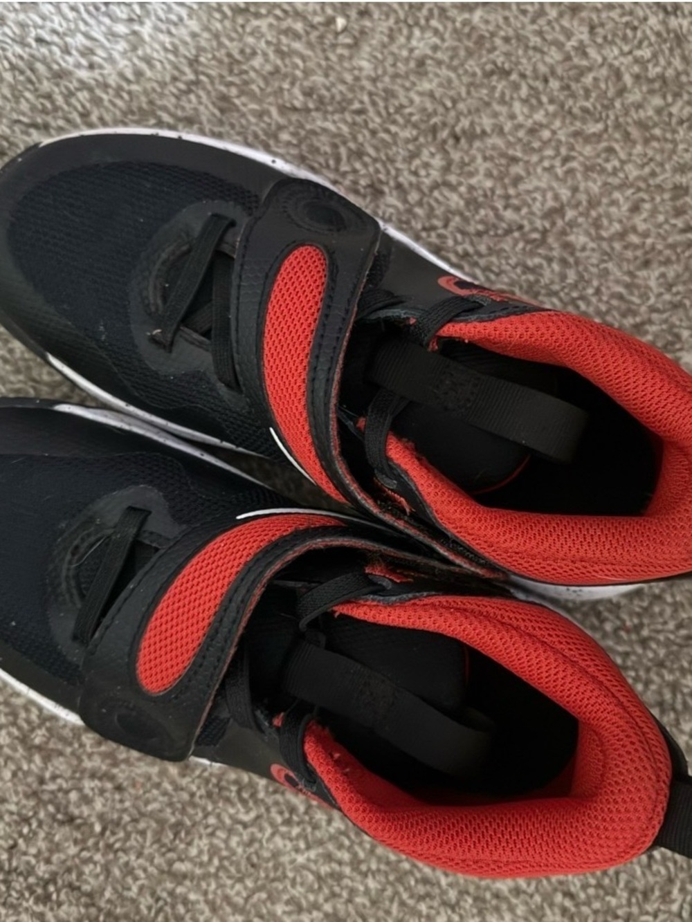 Nike Kids Black and Red Hook-and-Loop Sneakers
